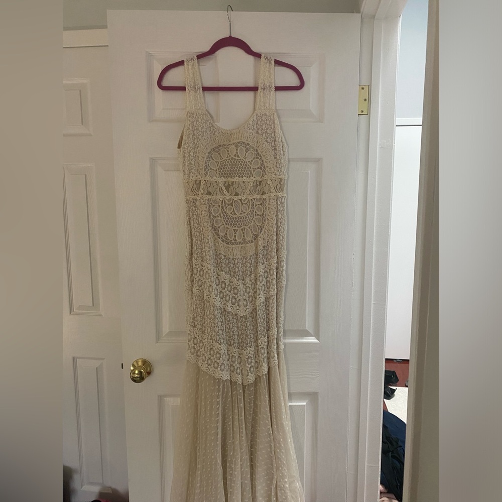 Alice + Olivia Ivory Lace Gown